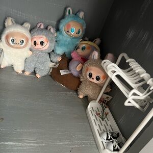 Labubu-lafufu keychain with the closet and a couch and backpack,small labubu